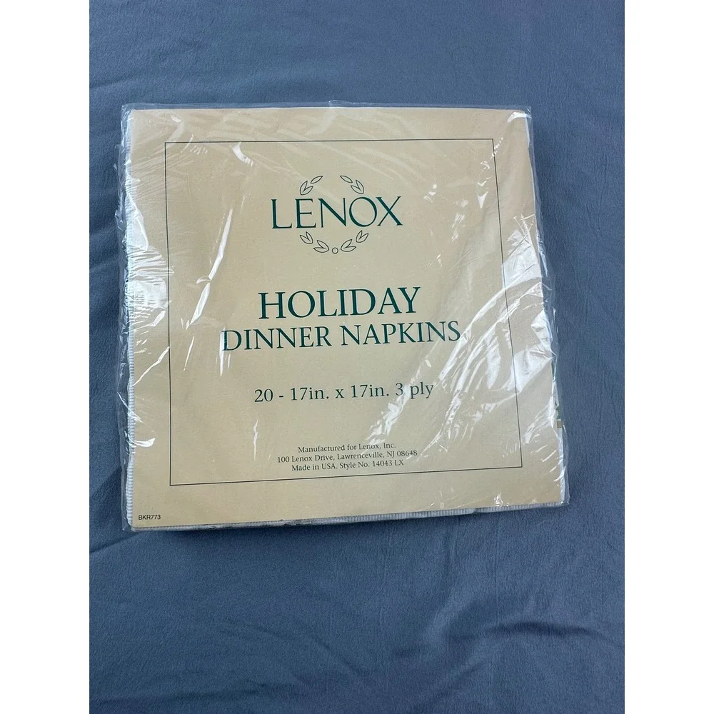 VTG‎ Lenox Holiday  Holly Berry Paper Dinner Napkins 20 Ct 17x17 3 Ply NIP